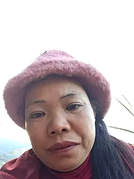 miomio-12 online show from November 24, 2025, 12:27 pm