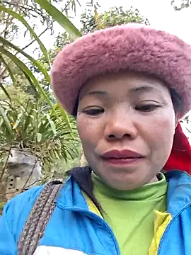 miomio-12 online show from December 1, 2025, 12:59 am