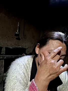 Snapshot of miomio-12 chatting on March 19, 2026, 2:54 pm miomio-12 online show from March 19, 2026, 2:54 pm