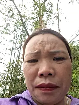 Snapshot of miomio-12 chatting on April 2, 2026, 6:44 am miomio-12 online show from April 2, 2026, 6:44 am