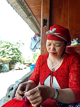 Snapshot of miomio-12 chatting on April 8, 2026, 7:19 am miomio-12 online show from April 8, 2026, 7:19 am