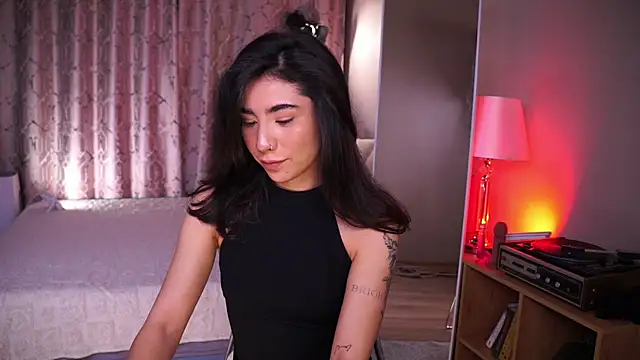 Snapshot of YokoKoko_ chatting on December 5, 2025, 6:00 am YokoKoko online show from December 5, 2025, 6:00 am