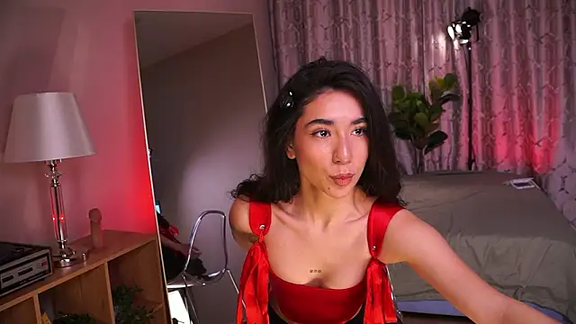 Snapshot of YokoKoko_ chatting on February 4, 2026, 5:35 am YokoKoko online show from February 4, 2026, 5:35 am