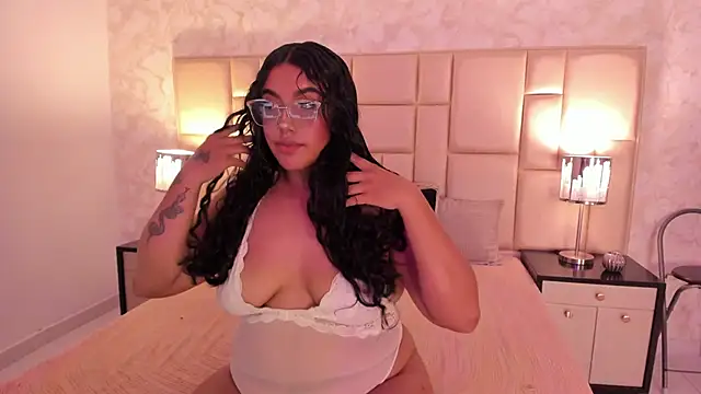Snapshot of CatalinaCoopper chatting on October 13, 2025, 4:56 am CatalinaCoopper online show from October 13, 2025, 4:56 am