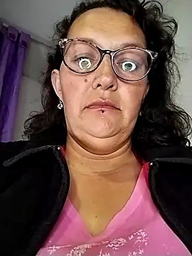 -saraqueen- online show from November 7, 2025, 2:44 am