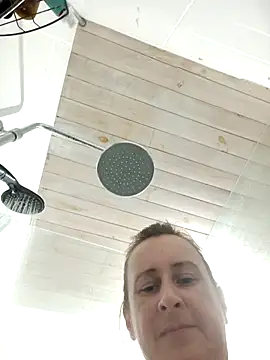 girl in the shadows17 online show from October 4, 2025, 10:41 pm