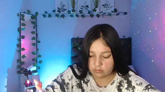 Snapshot of KOREN_JALAA chatting on January 10, 2025, 11:29 pm KOREN JALAA online show from January 10, 2025, 11:29 pm