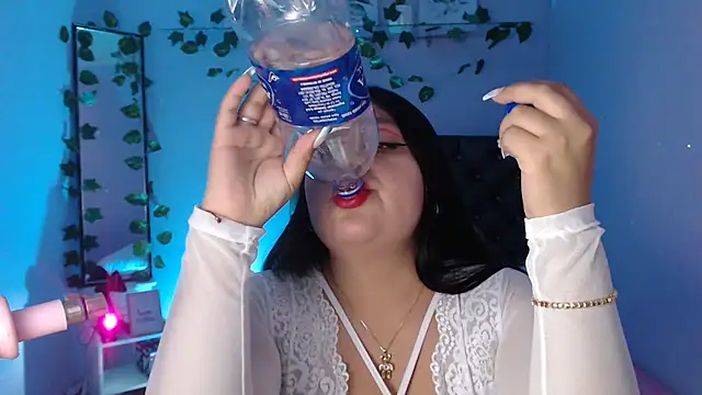 Snapshot of KOREN_JALAA chatting on February 8, 2025, 11:02 pm KOREN JALAA online show from February 8, 2025, 11:02 pm