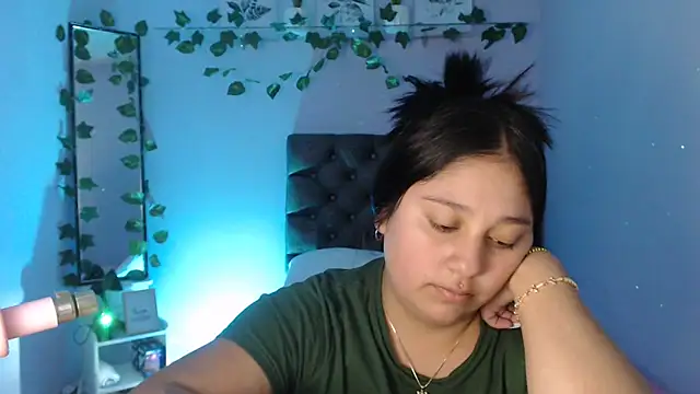 Snapshot of KOREN_JALAA chatting on February 11, 2025, 5:50 pm KOREN JALAA online show from February 11, 2025, 5:50 pm