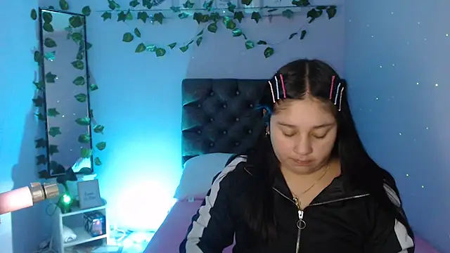 Snapshot of KOREN_JALAA chatting on February 14, 2025, 12:41 am KOREN JALAA online show from February 14, 2025, 12:41 am