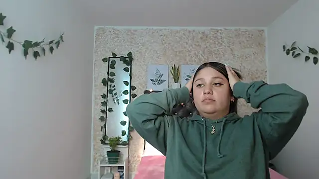 Snapshot of KOREN_JALAA chatting on February 21, 2025, 9:43 pm KOREN JALAA online show from February 21, 2025, 9:43 pm