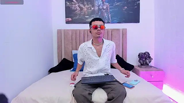 Timothe Evans online show from November 18, 2025, 7:29 pm