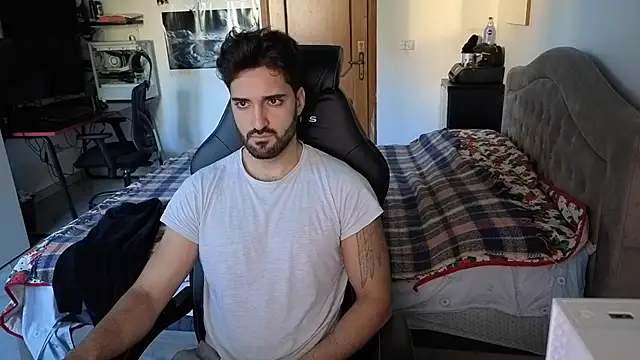 Al3xox02 online show from January 14, 2026, 11:38 am