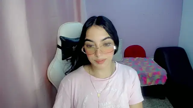 cielooo  online show from April 6, 2026, 3:48 am