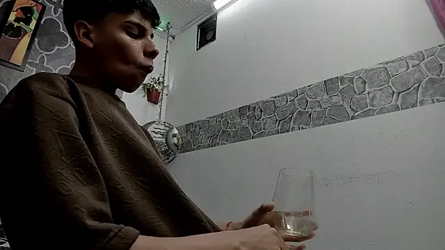 Snapshot of sexyboys_cutex18 chatting on February 26, 2026, 3:05 am sexyboys cutex18 online show from February 26, 2026, 3:05 am