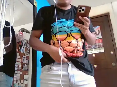 Snapshot of marco13y chatting on November 8, 2025, 6:07 pm marco13y online show from November 8, 2025, 6:07 pm