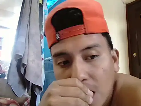 Snapshot of marco13y chatting on December 2, 2025, 7:20 pm marco13y online show from December 2, 2025, 7:20 pm