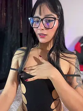 AlannaDollx online show from November 10, 2025, 1:54 pm