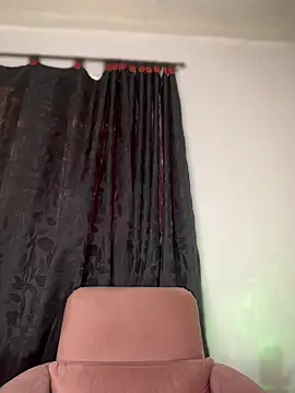 Snapshot of AlannaDollx chatting on February 22, 2026, 7:23 pm AlannaDollx online show from February 22, 2026, 7:23 pm