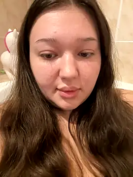 Twinklelove25 online show from October 7, 2025, 2:14 pm