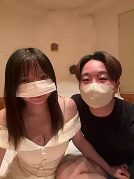 CoYu-528 online show from November 8, 2025, 11:43 am