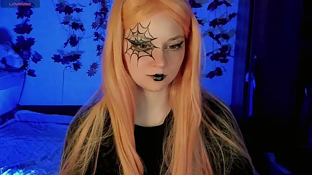 HoneyDazzle online show from October 19, 2025, 6:19 pm