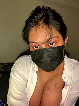 Snapshot of Monica__Bellucci__ chatting on January 11, 2026, 2:55 pm Monica Bellucci online show from January 11, 2026, 2:55 pm