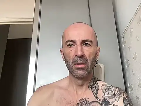 slave44nantes online show from December 2, 2025, 1:28 pm