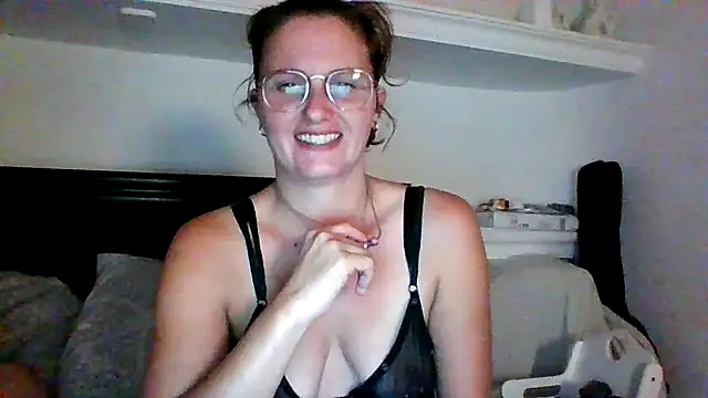 xcrazzycat online show from October 20, 2025, 9:26 pm