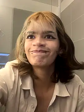 Snapshot of sukulaurens chatting on November 4, 2025, 3:27 am sukulaurens online show from November 4, 2025, 3:27 am