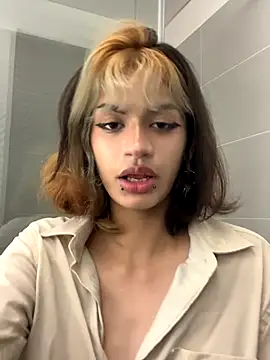 Snapshot of sukulaurens chatting on November 7, 2025, 2:55 am sukulaurens online show from November 7, 2025, 2:55 am