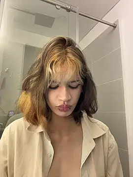 Snapshot of sukulaurens chatting on November 9, 2025, 1:59 am sukulaurens online show from November 9, 2025, 1:59 am