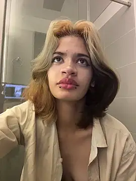 Snapshot of sukulaurens chatting on November 12, 2025, 4:07 pm sukulaurens online show from November 12, 2025, 4:07 pm