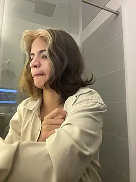 Snapshot of sukulaurens chatting on November 19, 2025, 6:35 am sukulaurens online show from November 19, 2025, 6:35 am