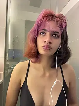 Snapshot of sukulaurens chatting on December 2, 2025, 5:24 am sukulaurens online show from December 2, 2025, 5:24 am