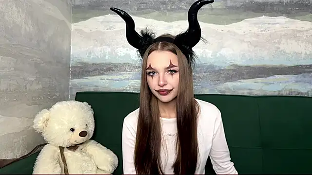 SunnySprinkle online show from October 31, 2025, 12:50 pm