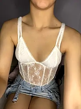 Snapshot of christalles chatting on November 22, 2025, 8:30 pm christalles online show from November 22, 2025, 8:30 pm