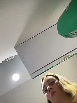 Mia dca online show from December 2, 2025, 5:08 pm