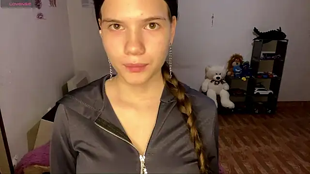 AlmetaBradicich online show from November 11, 2025, 4:29 pm