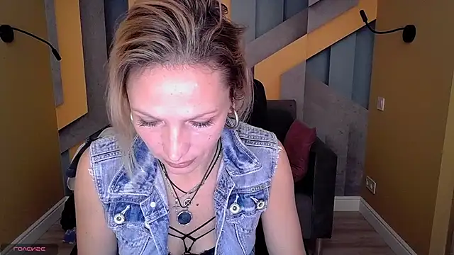 AlinaMoor online show from October 29, 2025, 6:59 am