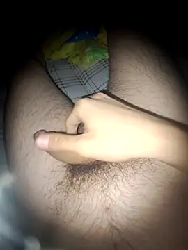 Snapshot of Aragis35 chatting on October 22, 2025, 10:20 pm Aragis35 online show from October 22, 2025, 10:20 pm