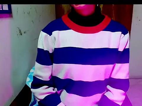 Roiseeee online show from February 2, 2026, 10:03 am