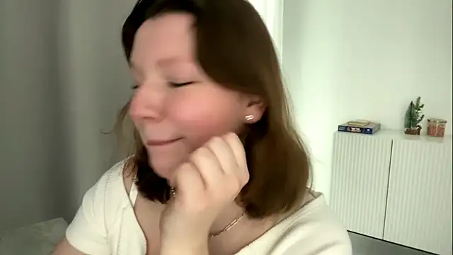 TamekiaSamii online show from November 8, 2025, 7:08 am