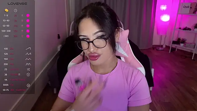 Snapshot of ShayLisse chatting on November 30, 2025, 4:38 am ShayLisse online show from November 30, 2025, 4:38 am