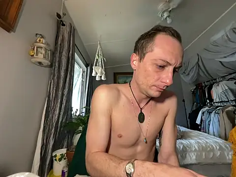 Snapshot of Dubbsssss chatting on December 21, 2025, 8:49 pm Dubbsssss online show from December 21, 2025, 8:49 pm