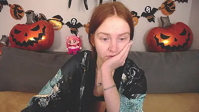 Snapshot of Evarey_ chatting on October 24, 2025, 5:26 am Evarey online show from October 24, 2025, 5:26 am