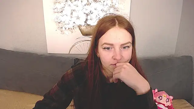 Snapshot of Evarey_ chatting on November 3, 2025, 5:20 am Evarey online show from November 3, 2025, 5:20 am