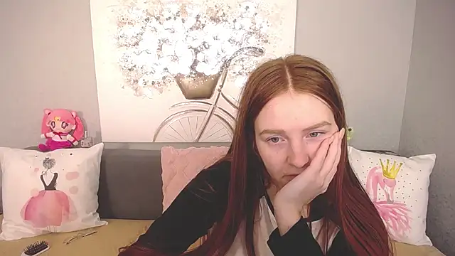 Snapshot of Evarey_ chatting on November 8, 2025, 5:29 am Evarey online show from November 8, 2025, 5:29 am