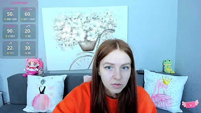 Snapshot of Evarey_ chatting on November 10, 2025, 5:28 am Evarey online show from November 10, 2025, 5:28 am