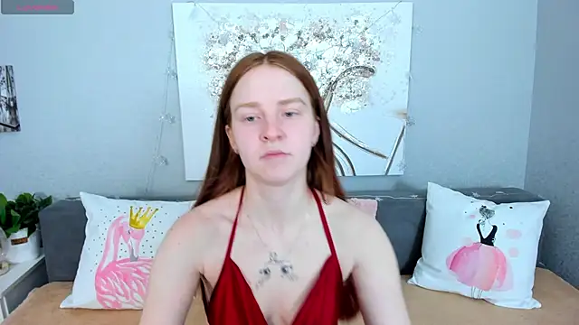 Snapshot of Evarey_ chatting on December 16, 2025, 6:07 am Evarey online show from December 16, 2025, 6:07 am